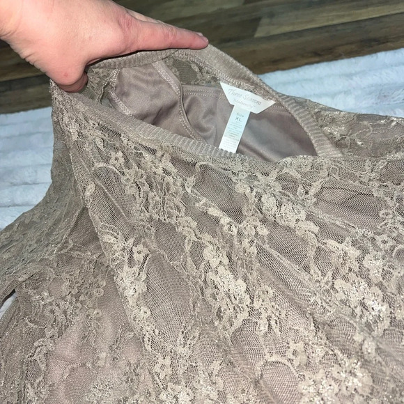 Three Seasons Maternity Lace Tunic - Picture 6 of 9